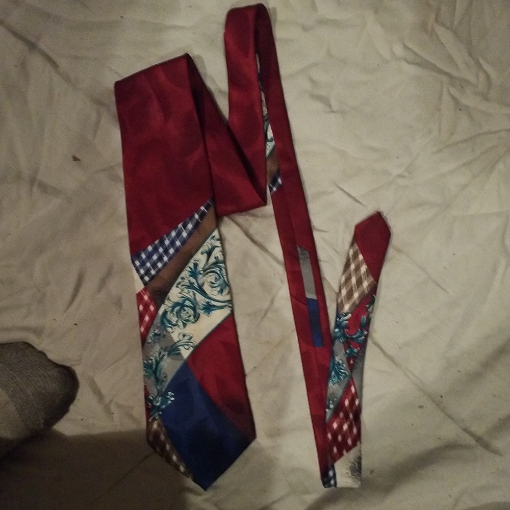 Men's dress tie